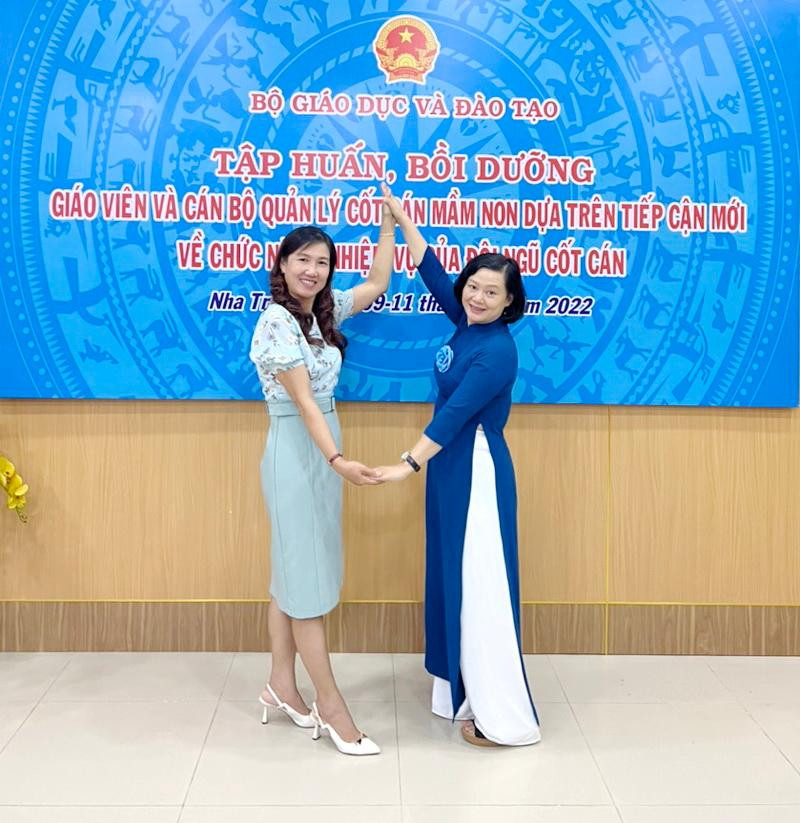 Yêu thương luôn đong đầy. Yêu thương luôn đong đầy.