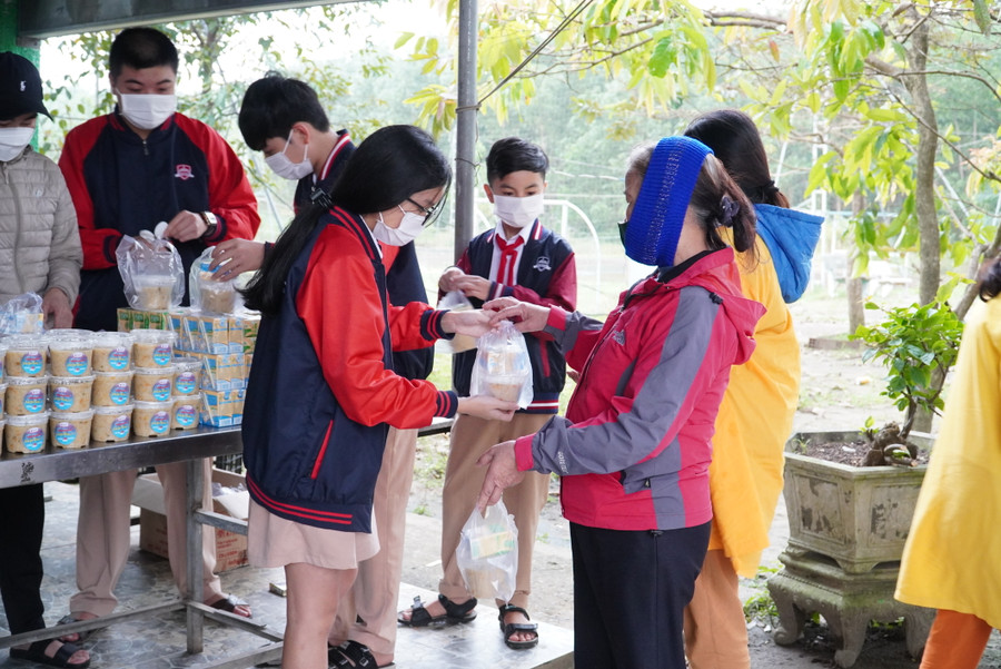 Hoạt động thiện nguyện tại bệnh viện Đa khoa tỉnh Quảng Trị.