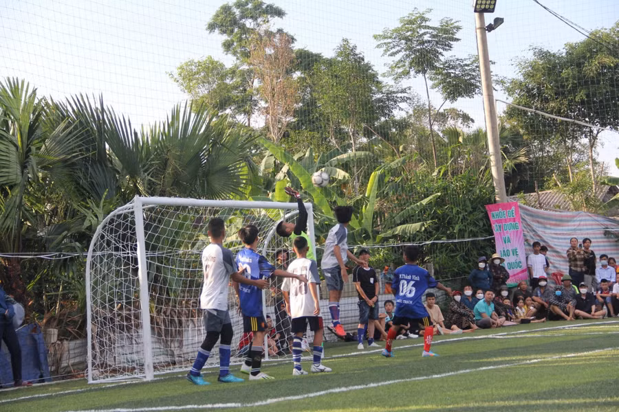 Trận chung kết giữa trường THCS Chu Văn An và THCS Phúc Trạch.