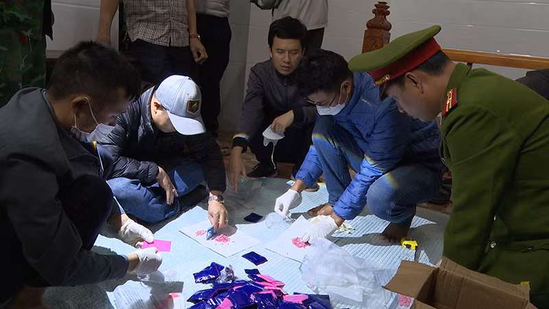 Lực lượng chức năng phá vụ án ma túy, thu giữ hơn 30 nghìn viên.