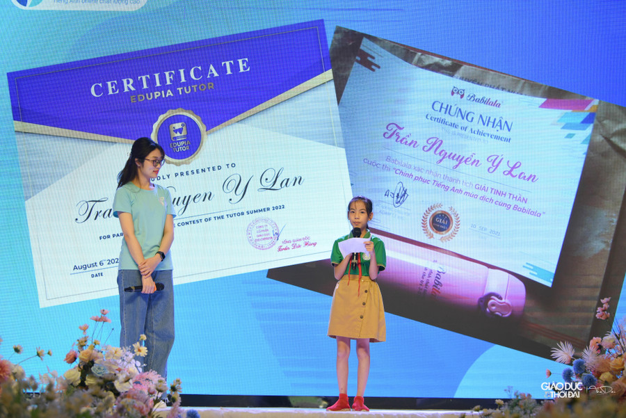 Bài thi được thiết kế riêng, phù hợp cho từng khối lớp, giúp kiểm tra chính xác cả 4 kỹ năng Nghe - Nói - Đọc - Viết Tiếng Anh và phản xạ nhanh của các em. Bài thi được thiết kế riêng, phù hợp cho từng khối lớp, giúp kiểm tra chính xác cả 4 kỹ năng Nghe - Nói - Đọc - Viết Tiếng Anh và phản xạ nhanh của các em.