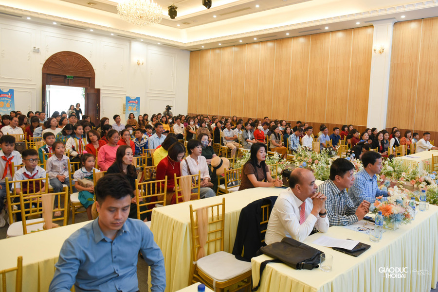 Sáng ngày 8/11, Sở Giáo dục và Đào tạo tỉnh Thái Nguyên đã phối hợp với Công ty Cổ phần Giáo dục EDUCA Corporation tổ chức lễ phát động chương trình 'Vì Thái Nguyên giỏi Tiếng Anh' cấp Tiểu học năm học 2022 - 2023. Đây là cuộc thi dành cho học sinh khối lớp 3, 4, 5 trên địa bàn toàn tỉnh. Sáng ngày 8/11, Sở Giáo dục và Đào tạo tỉnh Thái Nguyên đã phối hợp với Công ty Cổ phần Giáo dục EDUCA Corporation tổ chức lễ phát động chương trình 'Vì Thái Nguyên giỏi Tiếng Anh' cấp Tiểu học năm học 2022 - 2023. Đây là cuộc thi dành cho học sinh khối lớp 3, 4, 5 trên địa bàn toàn tỉnh.