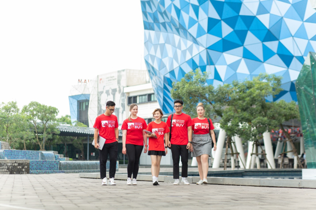 Giới trẻ ngày càng chủ động phát huy năng lực, thể hiện bản thân thông qua việc tìm kiếm các cơ hội học bổng. Giới trẻ ngày càng chủ động phát huy năng lực, thể hiện bản thân thông qua việc tìm kiếm các cơ hội học bổng.