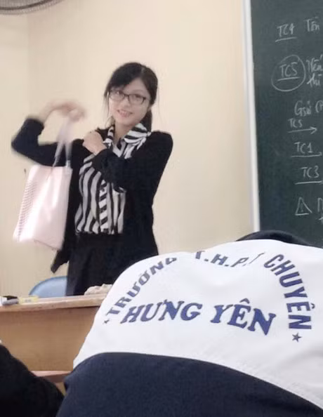 8 co giao xinh dep gay sot cong dong mang nam 2016 - Anh 10