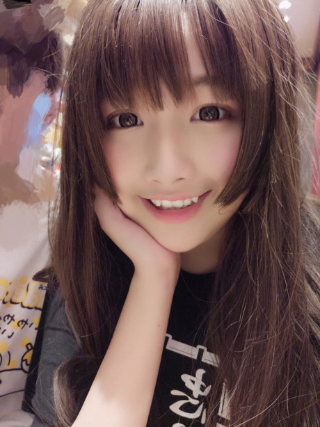 Ngây ngất trước nụ cười răng khểnh của hot girl Trung Quốc - Ảnh 4 Ngay ngat truoc nu cuoi rang khenh cua hot girl Trung Quoc - Anh 4