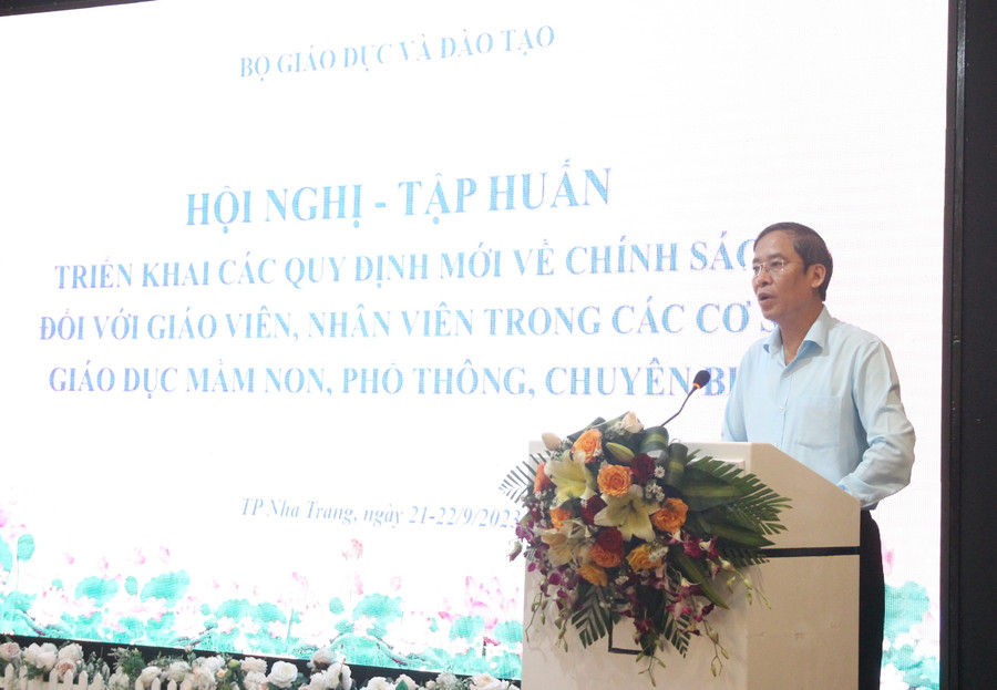 Ông Vũ Minh Đức – Cục trưởng Cục Nhà giáo và Cán bộ quản lý giáo dục (Bộ GD&amp;ĐT) phát biểu tại Hội nghị.