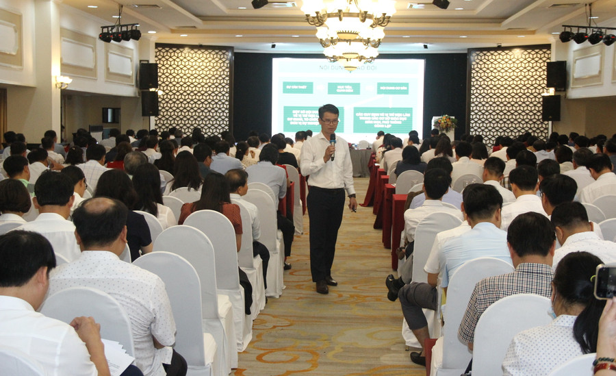 Chuyên gia tham luận, chia sẻ tại hội nghị.