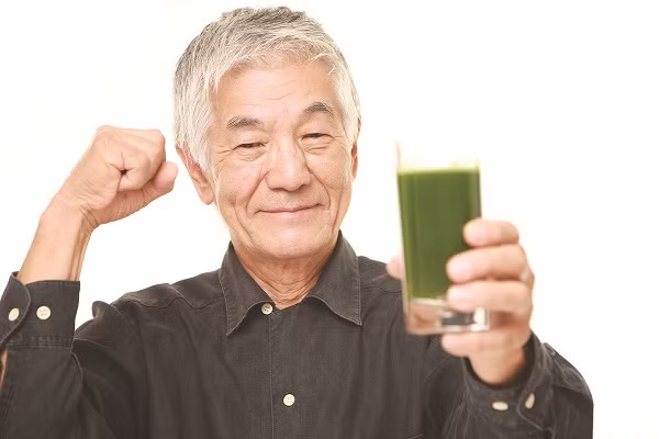 Nước trái cây rất có ích cho sức khỏe người cao tuổi