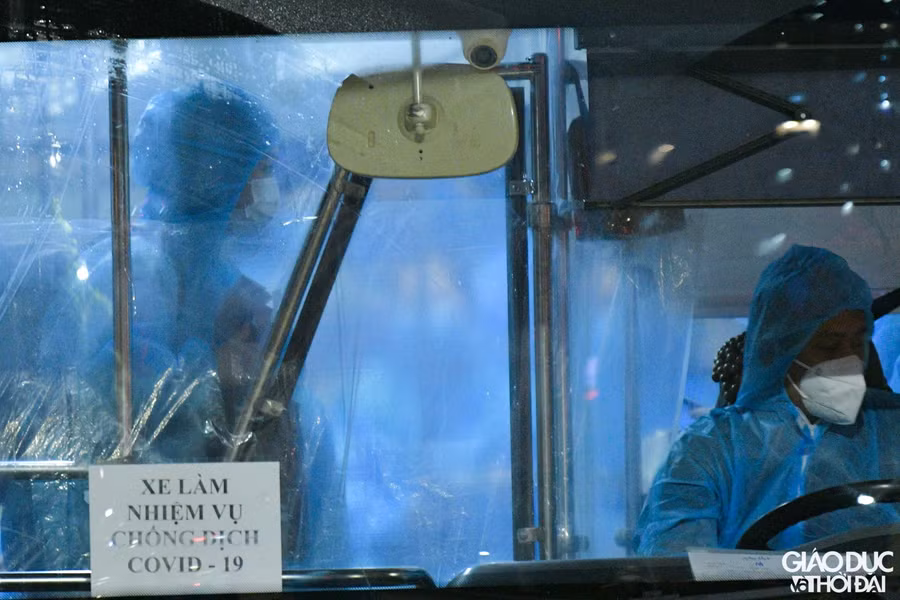 Hình ảnh bắt đầu di dời người dân ra khỏi "điểm nóng" Thanh Xuân Trung ảnh 14