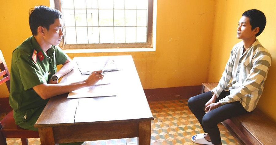 Đối tượng Chế Thành Long làm việc với cơ quan công an.