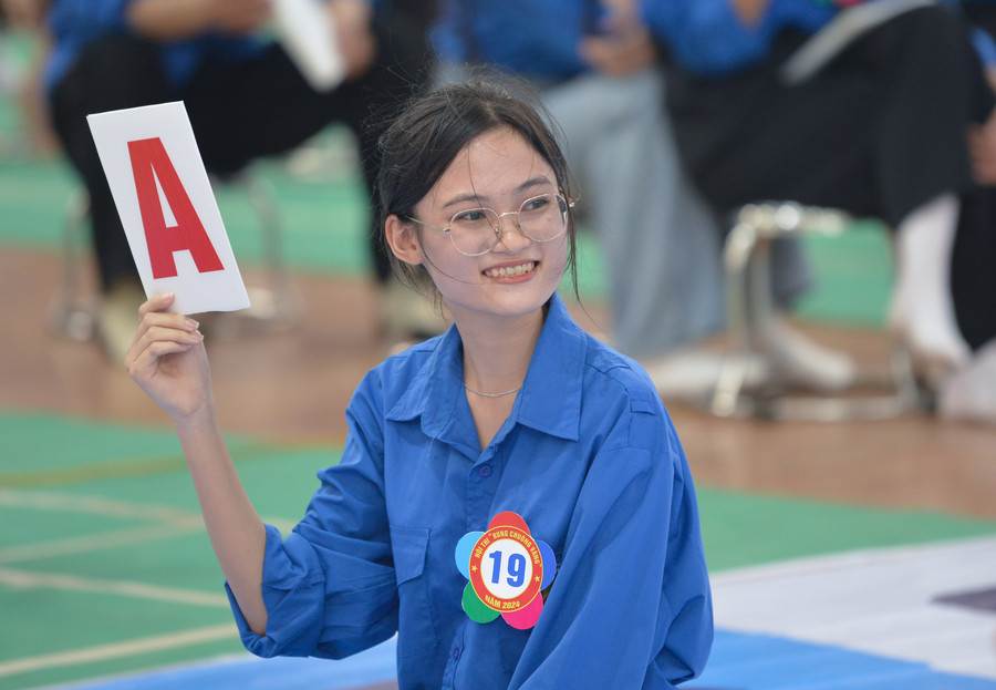 Ngoài ra cũng có các câu hỏi liên quan đến chỉ thị số 30 của Thành ủy Hà Nội về “Tăng cường sự lãnh đạo của cấp ủy Đảng về xây dựng người Hà Nội thanh lịch, văn minh” và Cuộc vận động “Xây dựng giá trị hình mẫu thanh niên Thủ đô thời đại mới”.