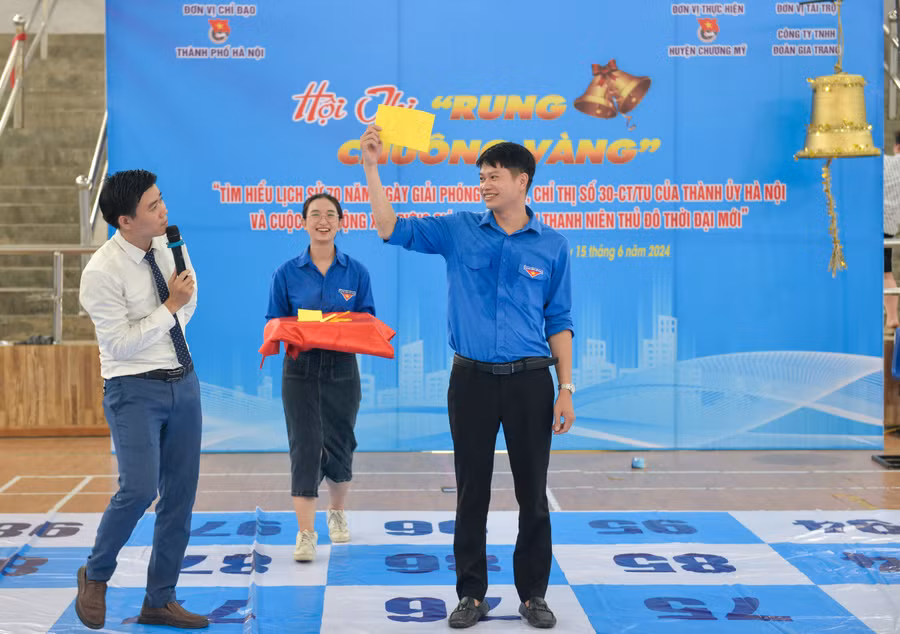 Hội thi diễn ra sôi nổi và không kém phần kịch tính với hệ thống câu hỏi phong phú, các phần cứu trợ hấp dẫn từ khán giả và đội cứu trợ.