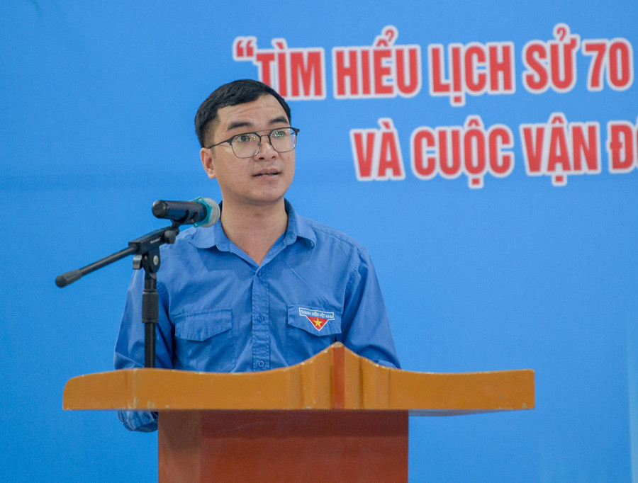 Anh Phạm Minh Phúc, UVBTV, Trưởng ban Tuyên giáo Thành đoàn phát biểu khai mạc hội thi.