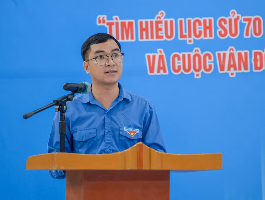 Anh Phạm Minh Phúc, UVBTV, Trưởng ban Tuyên giáo Thành đoàn phát biểu khai mạc hội thi.