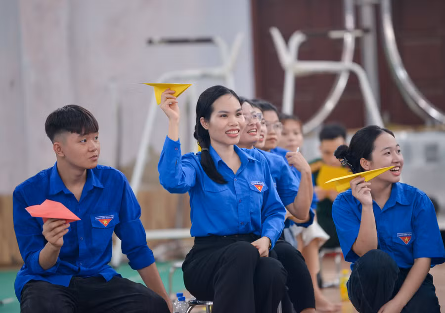 Hội thi diễn ra sôi nổi và không kém phần kịch tính với hệ thống câu hỏi phong phú, các phần cứu trợ hấp dẫn từ khán giả và đội cứu trợ.