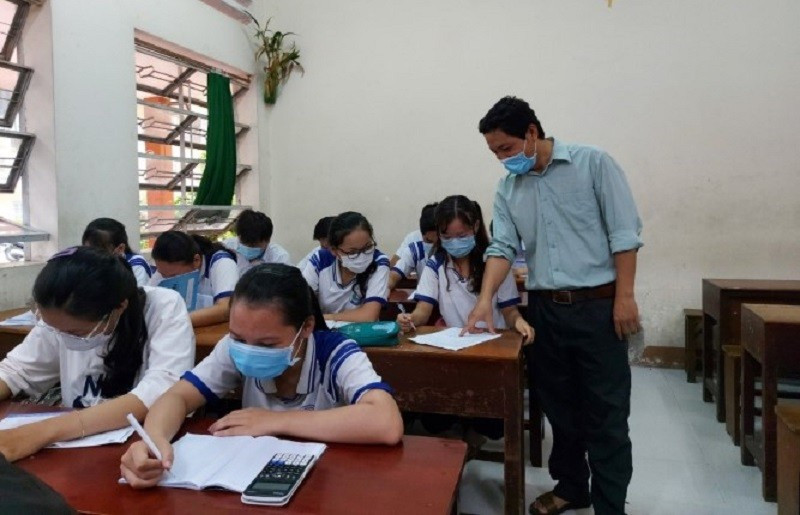 Thầy Nguyễn Thành Phước – Trường THPT Giồng Riềng (Kiên Giang). Thầy Nguyễn Thành Phước – Trường THPT Giồng Riềng (Kiên Giang).