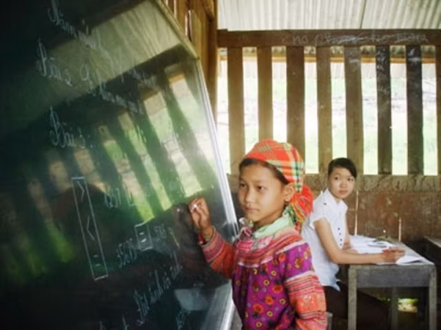 Con chữ vượt cổng trời Krông Bông