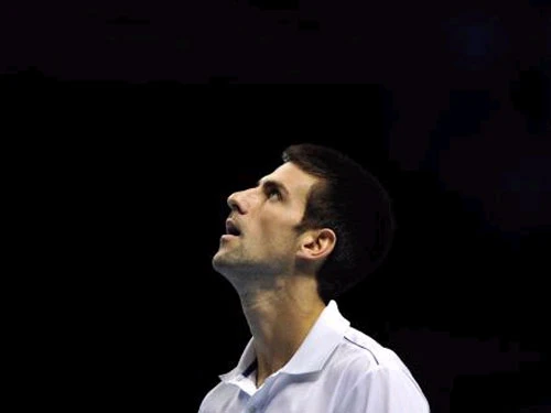 Nối gót Nadal, Djokovic bật bãi khỏi ATP World Tour Finals 2011