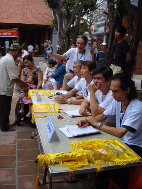 Ban giám khảo hội thi cắt tóc