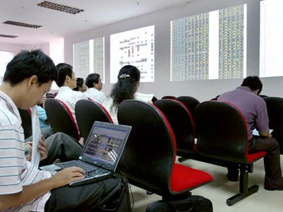 VN-Index quay đầu giảm điểm