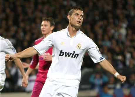 Tiền đạo người Bồ Đào Nha đã cán mốc 100 bàn cho đội bóng Hoàng Gia