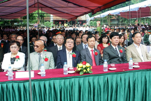 Tôn vinh 34 tân GS và 374 tân PGS năm 2011 ảnh 3