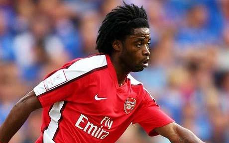 Alexandre Song góp công lớn trong chiến thắng của Arsenal