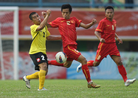 Văn Quyết có cú hat-trick cho riêng mình Văn Quyết có cú hat-trick cho riêng mình