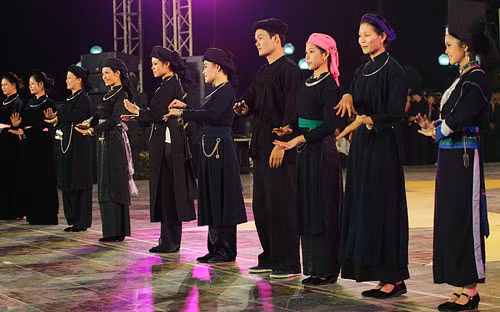 Trang phục truyền thống dân tộc Tày