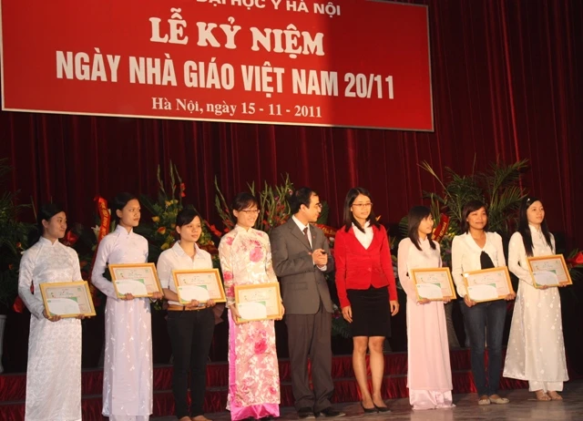 Tôn vinh người thầy thuốc - thầy giáo