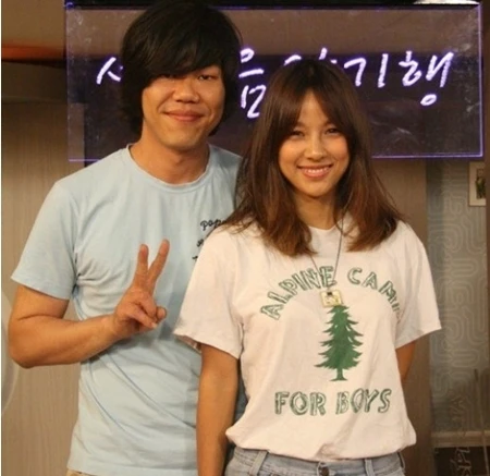 Lee Hyori hẹn hò với ca sĩ Lee Sang Soon