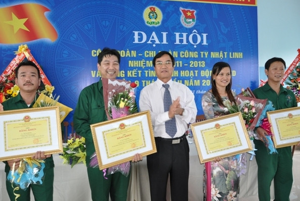 Hơn 3,5 tỷ đồng cho các hoạt động xã hội, cấp học bổng