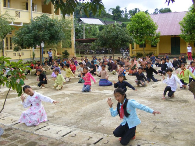 Cảm phục tâm huyết giáo viên trẻ cắm bản vùng cao ảnh 4 Giờ ngoại khóa của các em học sinh bán trú Nậm đét