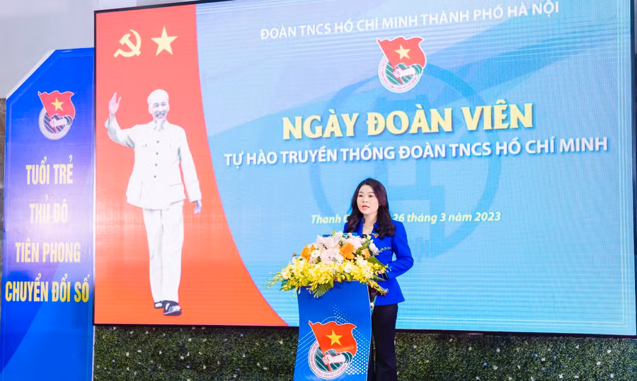 Bí thư Thành đoàn Hà Nội Chu Hồng Minh phát biểu tại " Ngày Đoàn viên".