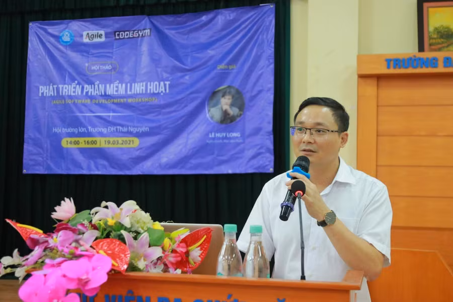 TS. Đỗ Đình Cường – Phó Hiệu trưởng trường Đại học Công nghệ thông tin và Truyền thông (ĐH Thái Nguyên) phát biểu tại Hội thảo phát triển phần mềm linh hoạt.