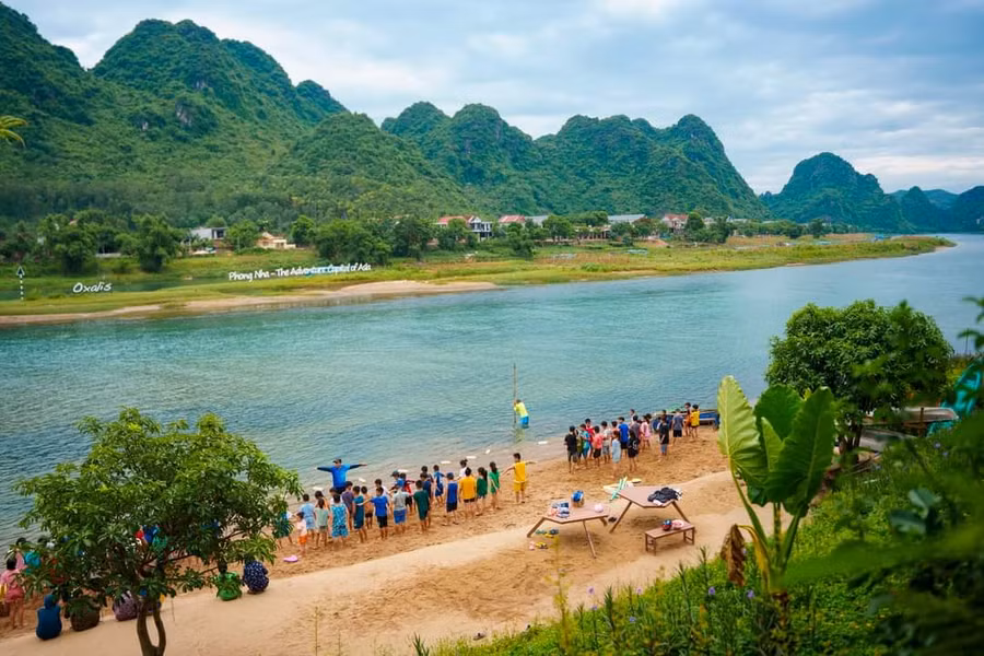 Đây là khóa học hè bổ ích đối với học sinh vùng di sản Quảng Bình. (Ảnh: Oxalis).