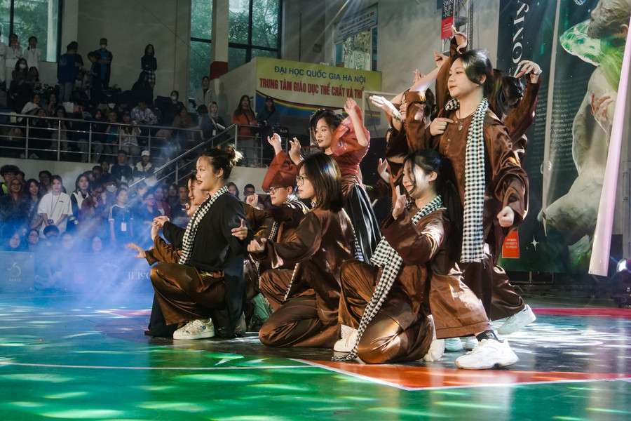 Những tiết mục được chuẩn bị công phu, gây ấn tượng mạnh mẽ với dàn Giám khảo và khán giả. Những tiết mục được chuẩn bị công phu, gây ấn tượng mạnh mẽ với dàn Giám khảo và khán giả.