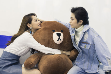 Chi Pu kỷ niệm 1.423 ngày làm bạn với Gil Lê - Ảnh 3 Chi Pu ky niem 1.423 ngay lam ban voi Gil Le - Anh 3