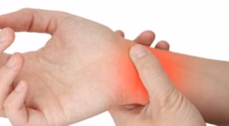 Dieu gi xay ra khi an nghe va hat tieu cung luc? - Anh 2