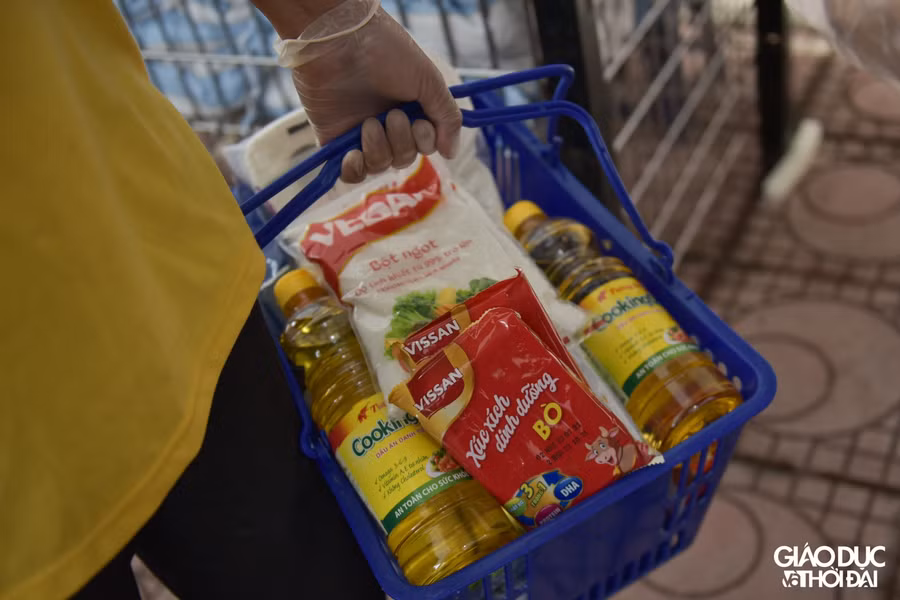 Tính tới thời điểm hiện tại, trên cả nước đã có hơn 50.000 “Phiếu quà tặng’’ được phát ra, giúp đỡ hơn 50.000 hộ dân có hoàn cảnh khó khăn.