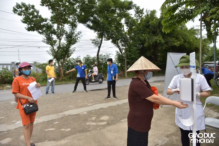 Hà Nội: Mở "siêu thị 0 đồng" hỗ trợ những người khó khăn ảnh 2