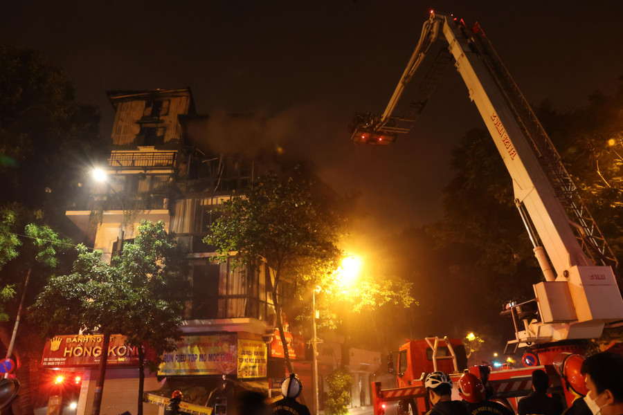 Đám cháy trong đêm nhưng rất may không có thiệt hại về người.