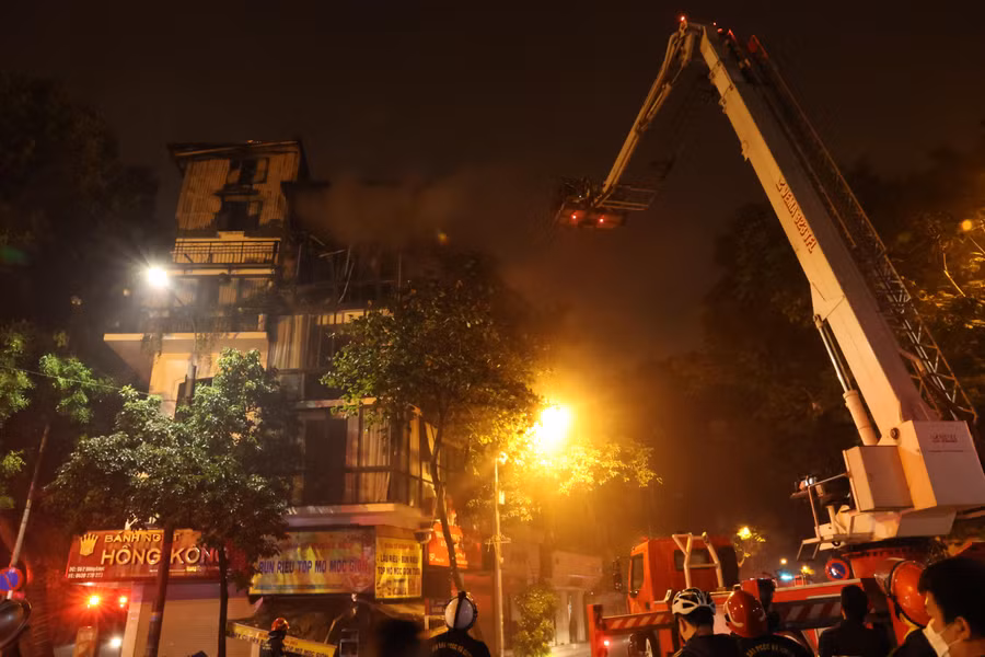 Đám cháy trong đêm nhưng rất may không có thiệt hại về người.