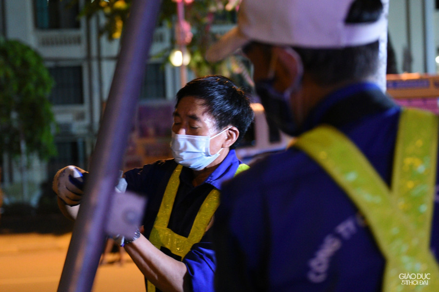 Được biết trong tối ngày 19/8 sẽ có khoảng 30 cây được chuyển đi.