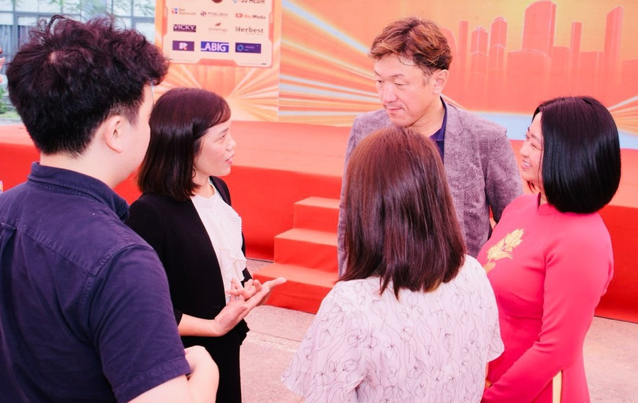 Đối tác Nhật Bản và Việt Nam cùng trao đổi các nội dung hợp tác hai bên.