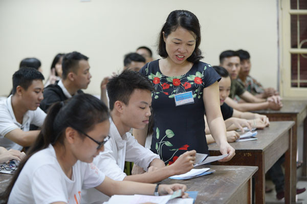 Hiệu trưởng không chỉ đóng vai trò thủ lĩnh dẫn dắt hội đồng sư phạm mỗi nhà trường, mà còn là người biết truyền lửa, khích lệ đội ngũ giáo viên. Ảnh minh họa/internet Hiệu trưởng không chỉ đóng vai trò thủ lĩnh dẫn dắt hội đồng sư phạm mỗi nhà trường, mà còn là người biết truyền lửa, khích lệ đội ngũ giáo viên. Ảnh minh họa/internet