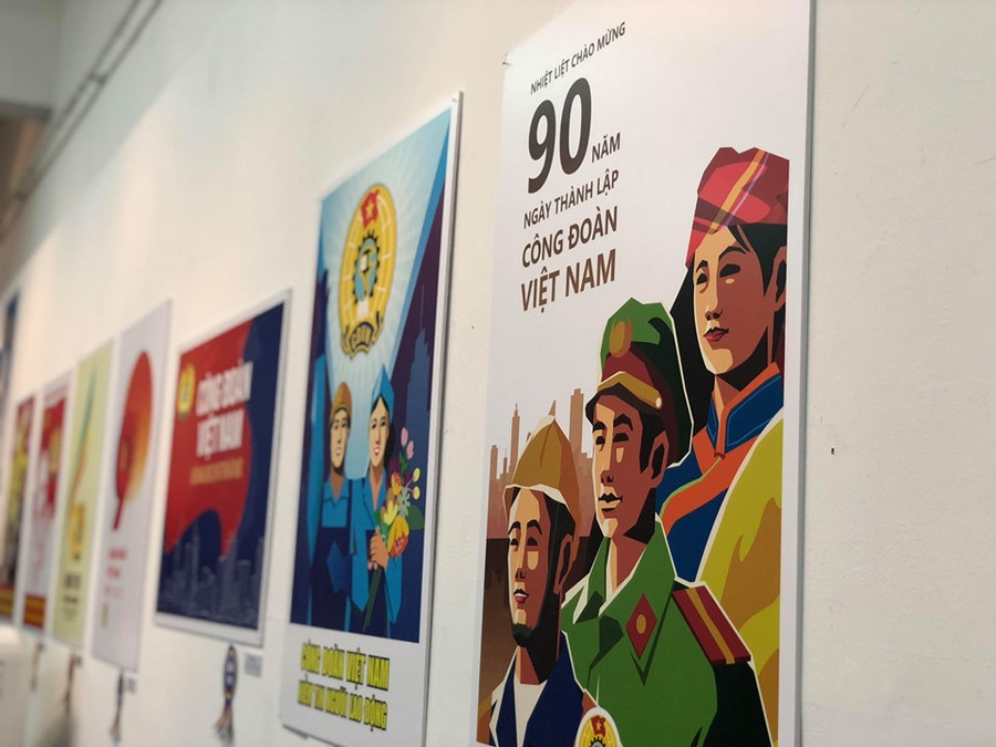 Một số bức tranh được trưng bày trong buổi lễ