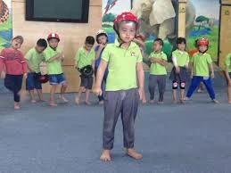 Không nên phó mặc con em mình cho nhà trường