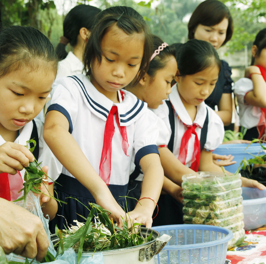 Giáo dục học sinh bằng phương pháp nêu gương