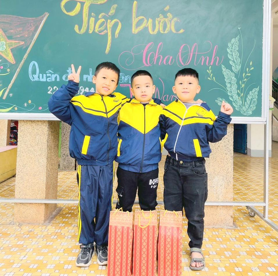 Hành động của ba học sinh xứng đứng được khen ngợi.